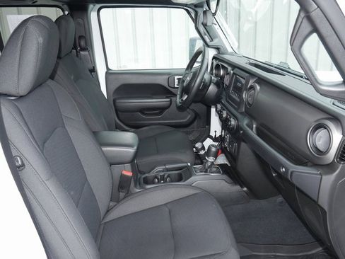 Used 2022 Jeep Gladiator Sport image 26