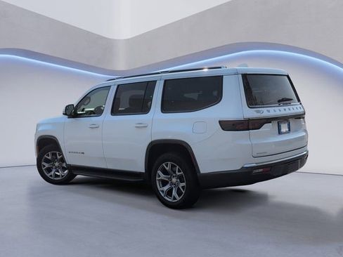 Used 2022 Jeep Wagoneer Series II AWD/4WD image 9