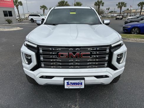 Used 2023 GMC Canyon Denali image 9