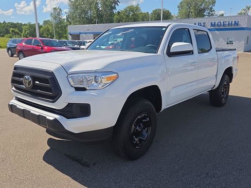 Used 2020 Toyota Tacoma SR AWD/4WD image 12