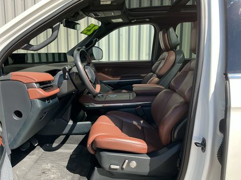 Used 2025 Lincoln Navigator L Reserve AWD/4WD image 10