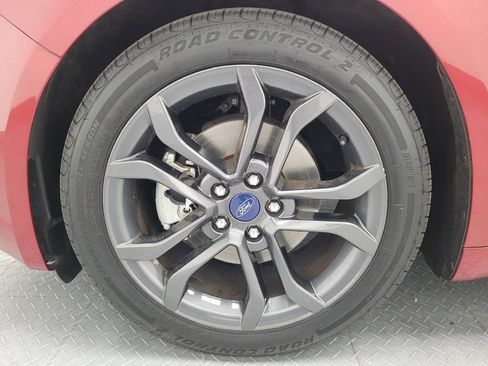 Used 2018 Ford Fusion SE w/ Equipment Group 201A FWD image 31