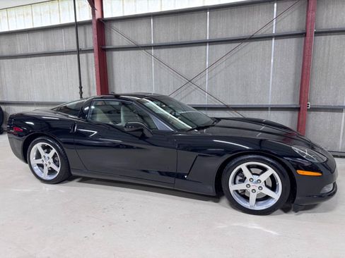 Used 2005 Chevrolet Corvette Coupe w/ Preferred Equipment Group RWD image 33