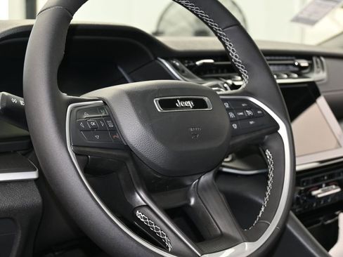 New 2025 Jeep Grand Cherokee L Altitude image 14