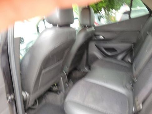 Used 2022 Buick Encore Preferred w/ Safety Package FWD image 8