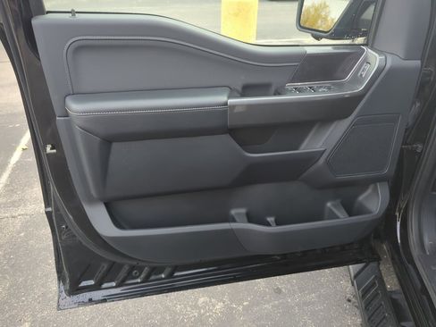 Used 2022 Ford F150 XLT w/ Equipment Group 302A High image 11