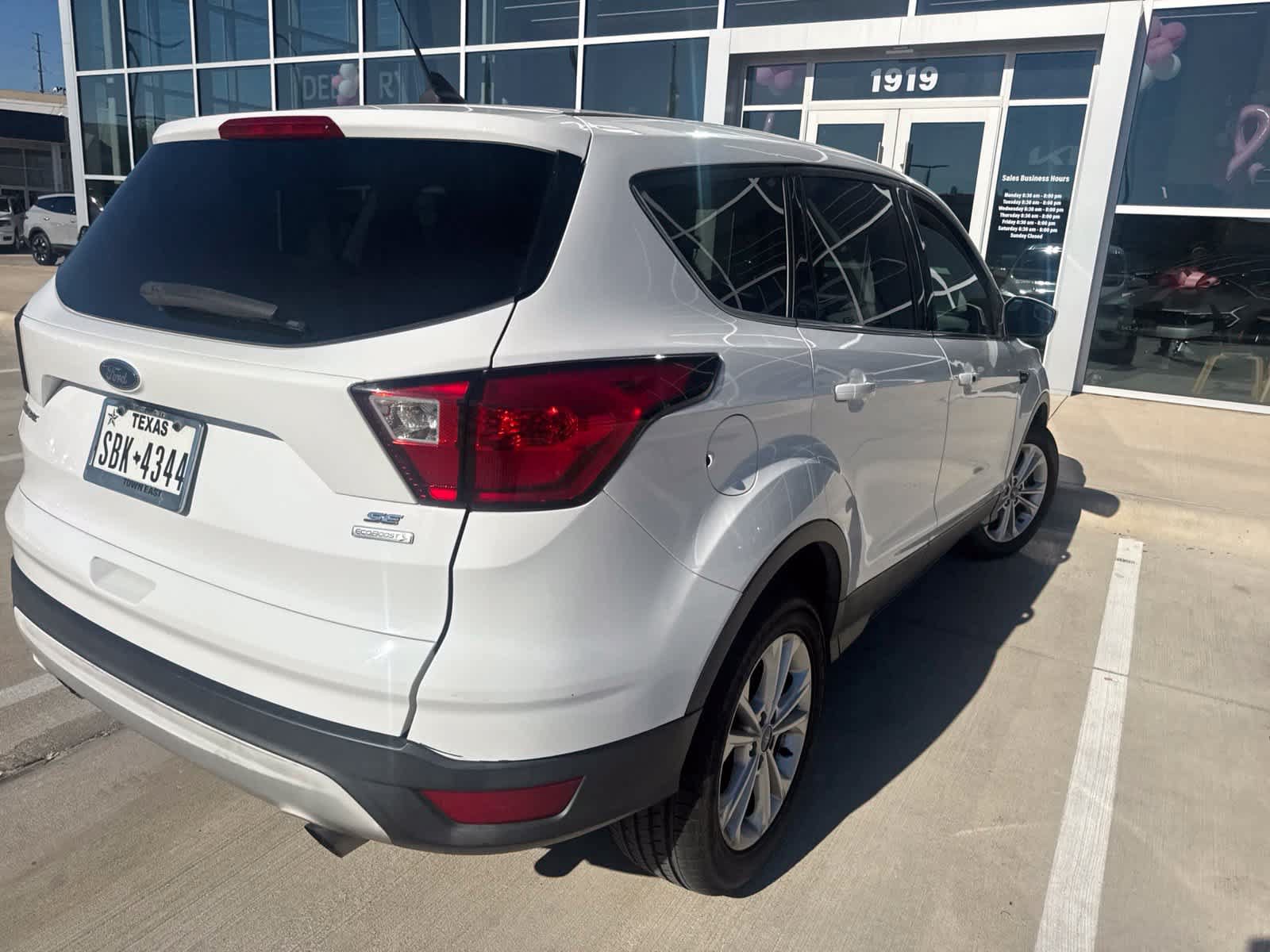 Used 2019 Ford Escape SE FWD image 6