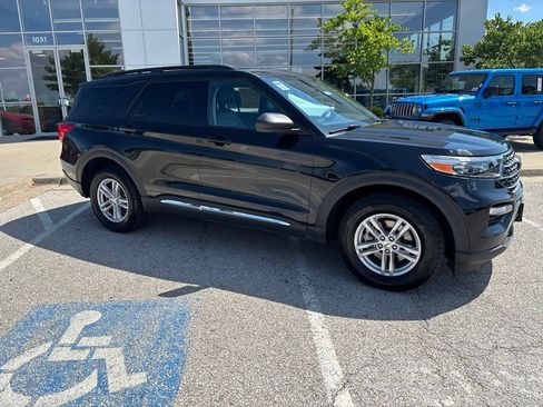 Used 2024 Ford Explorer XLT w/ Equipment Group 202A AWD/4WD image 38