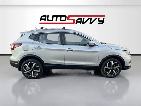 Used 2022 Nissan Rogue Sport SL image 8