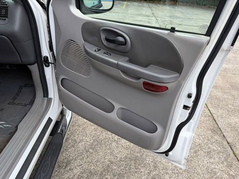 Used 2003 Ford F150 Lariat image 17