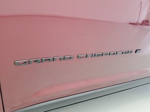 Used 2024 Jeep Grand Cherokee Altitude AWD/4WD image 8
