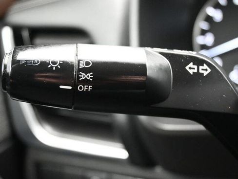 Used 2022 Nissan Rogue SV image 31