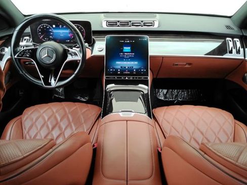 Used 2022 Mercedes-Benz S 580 4MATIC Sedan image 2
