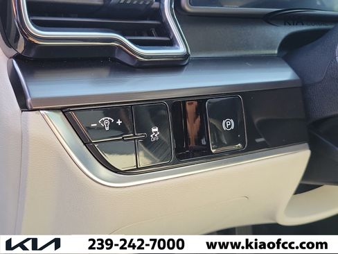 Certified 2024 Kia Sportage EX FWD image 25