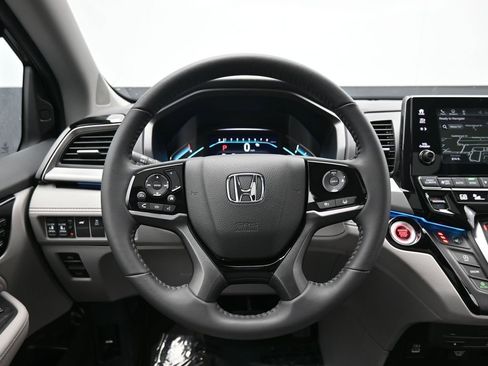 Certified 2024 Honda Odyssey Touring image 31