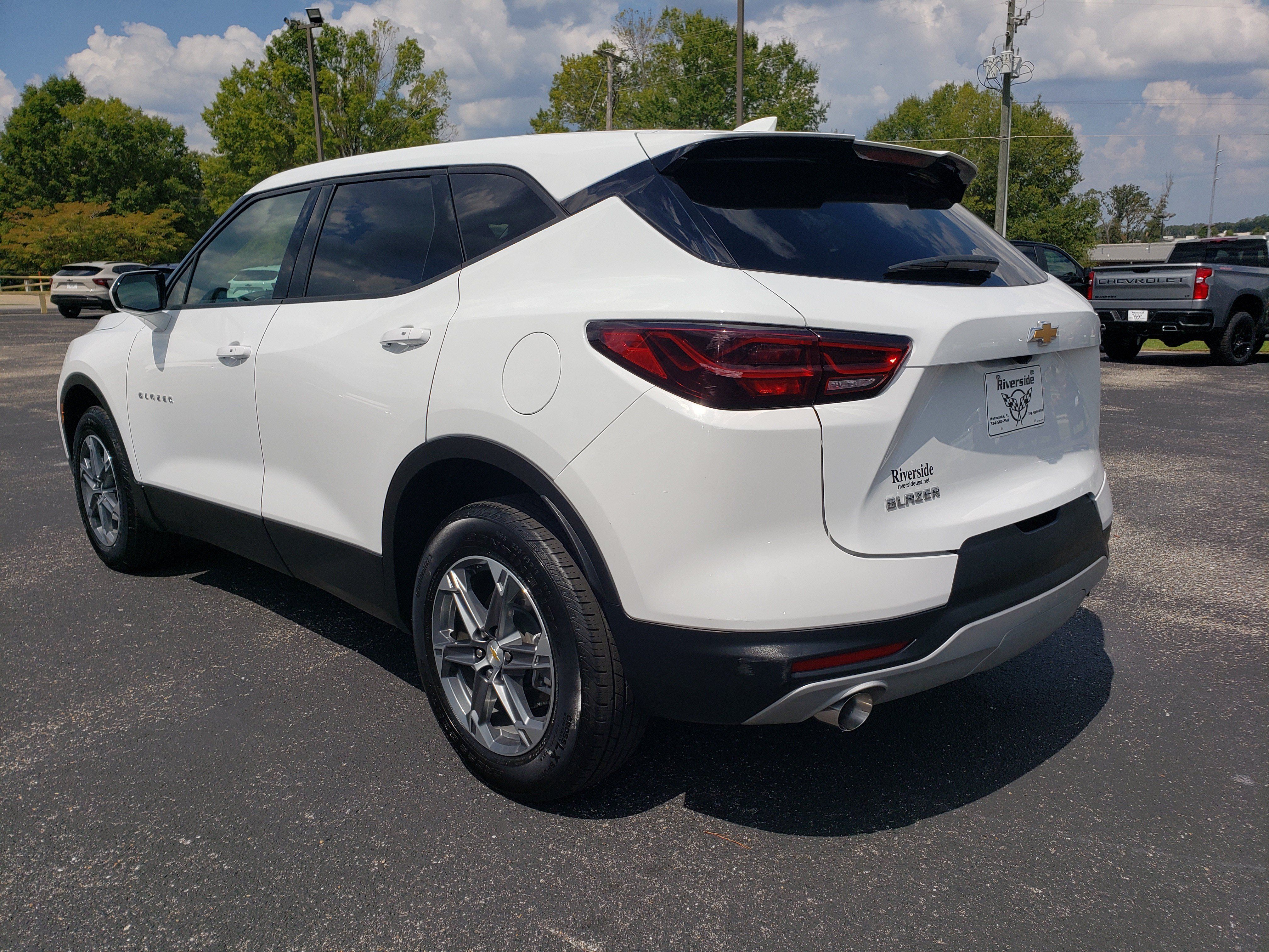 Used 2025 Chevrolet Blazer LT FWD image 4