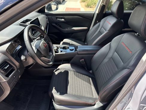 Used 2025 Nissan Rogue SV AWD/4WD image 20