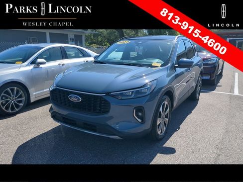 Used 2023 Ford Escape Platinum w/ Premium Technology Package AWD/4WD image 4