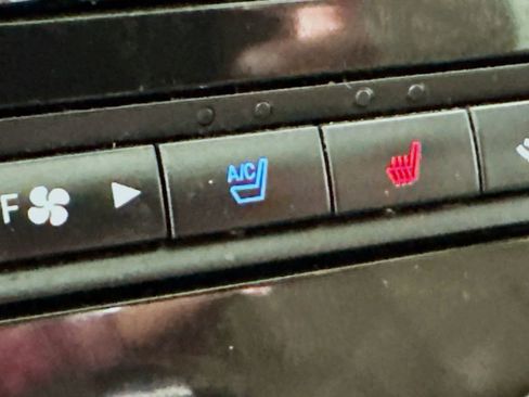 Used 2014 Ford Expedition Limited image 20