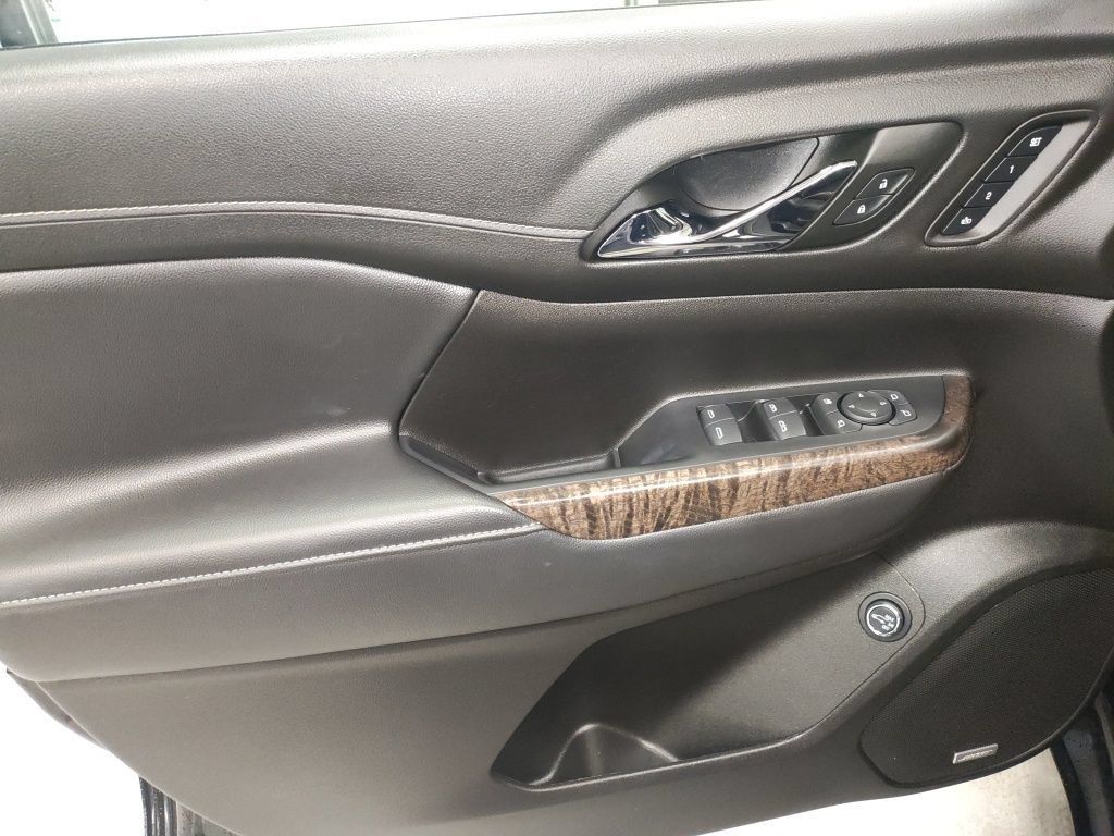 Used 2023 GMC Acadia Denali w/ Denali Technology Package FWD image 25