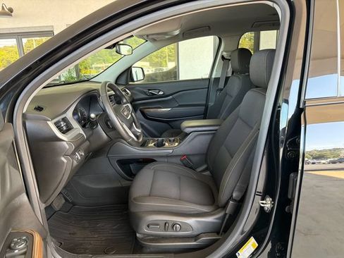 Used 2023 GMC Acadia SLE w/ Driver Convenience Package AWD/4WD image 10