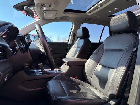 Used 2020 Chevrolet Traverse Premier w/ Redline Edition AWD/4WD image 9