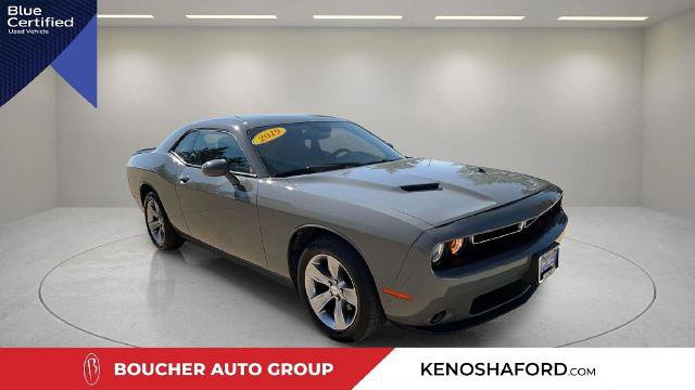 Used 2019 Dodge Challenger SXT RWD image 3