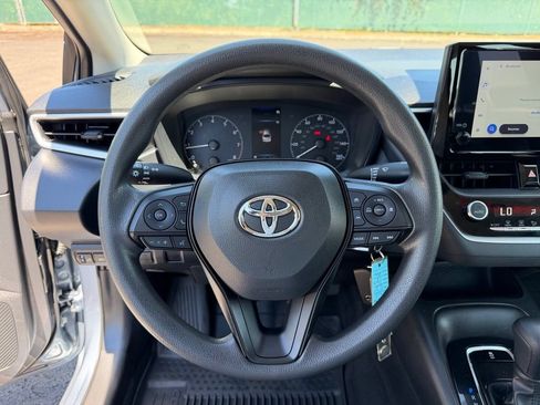 Used 2023 Toyota Corolla LE FWD image 18