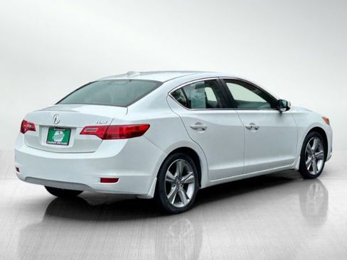 Used 2013 Acura ILX w/ Technology Package FWD image 4