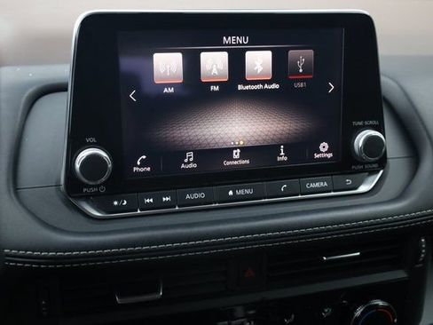 Used 2023 Nissan Rogue S image 21