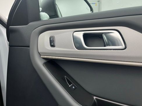 New 2026 Ford Explorer Active w/ Active Comfort Package image 25