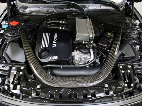 Used 2018 BMW M4 Coupe RWD image 37