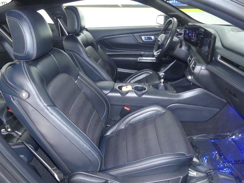 Used 2025 Ford Mustang GT Premium RWD image 8