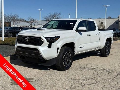 Used 2025 Toyota Tacoma TRD Sport w/ TRD Sport Premium Package AWD/4WD image 7