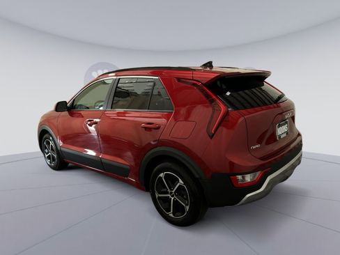 Used 2024 Kia Niro LX FWD image 8