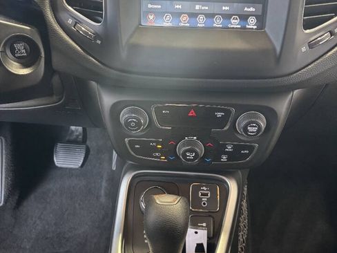Used 2019 Jeep Compass Sport AWD/4WD image 5