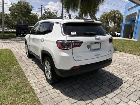 Used 2024 Jeep Compass Latitude AWD/4WD image 34