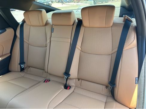 New 2026 Lexus ES 350e FWD image 18
