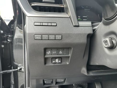 Used 2024 Lexus GX 550 w/ Accessory Package (Z1) AWD/4WD image 29