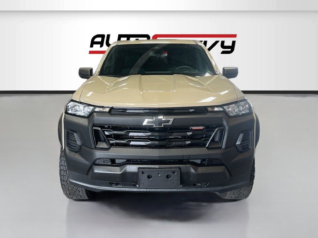 Used 2024 Chevrolet Colorado Trail Boss AWD/4WD image 2