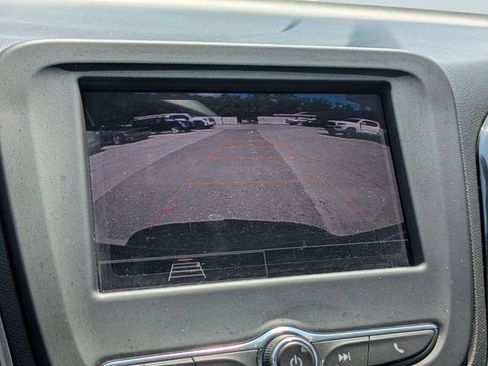 Used 2023 Chevrolet Equinox RS FWD image 23