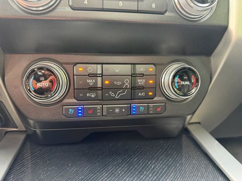 Used 2020 Ford F350 Platinum w/ Tremor Off-Road Package AWD/4WD image 30