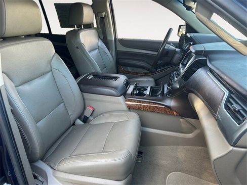 Used 2020 Chevrolet Suburban Premier image 15