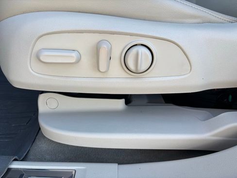 Used 2021 GMC Acadia Denali w/ Denali Ultimate Package image 16