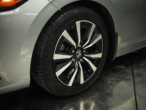 Used 2022 Honda Civic EX image 3