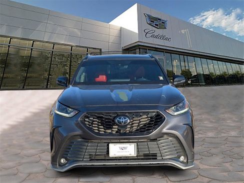 Used 2023 Toyota Highlander XSE image 6