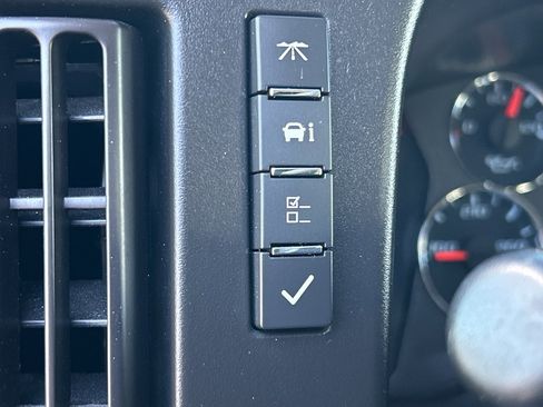 Used 2024 GMC Savana 2500 w/ Driver Convenience Package image 18