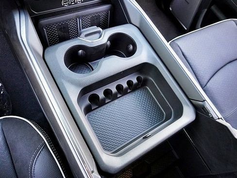 New 2026 RAM 3500 Laramie AWD/4WD image 38