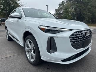 New 2025 Audi Q5 2.0T Premium Plus video 1