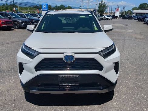 Certified 2024 Toyota RAV4 SE w/ Convenience Package AWD/4WD image 9